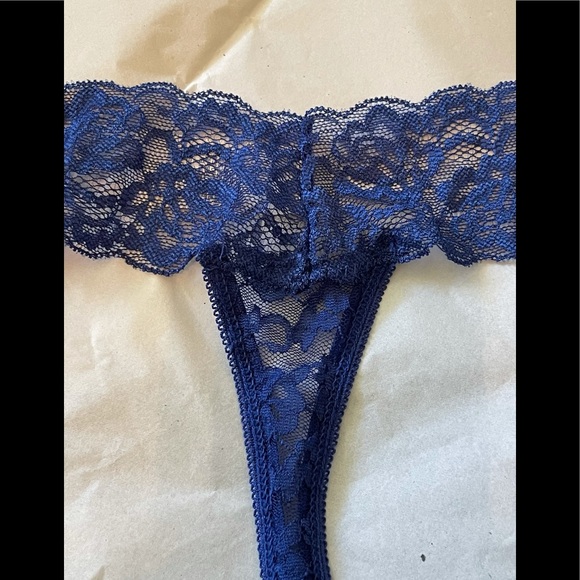 NWT & NWOT All 3 Thongs Are Large Were Packed Away - Picture 4 of 11